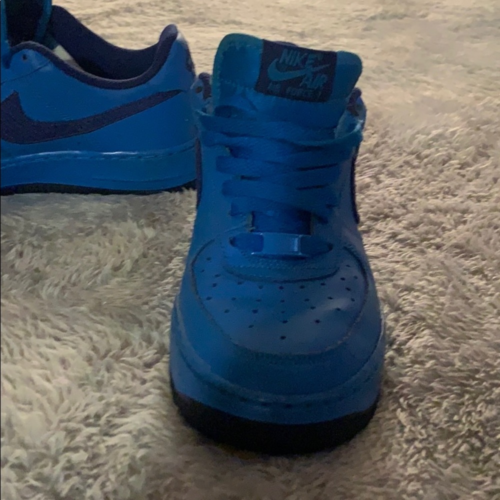 Nike’s - Picture 2 of 3